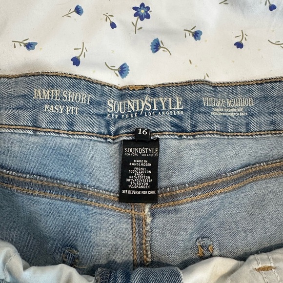 NWOT Women’s Sz: 16 Sound/ Style Easy Fit Tummy Control Distressed Jean Shorts. - Picture 6 of 15